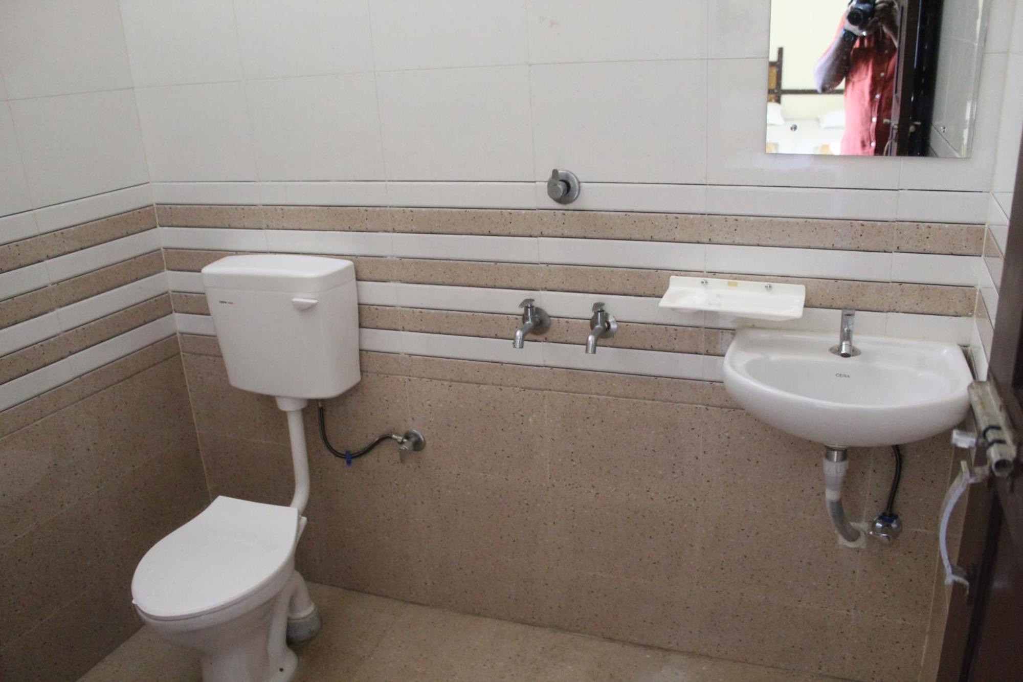 טריואנדרום Anna Hotel מראה חיצוני תמונה