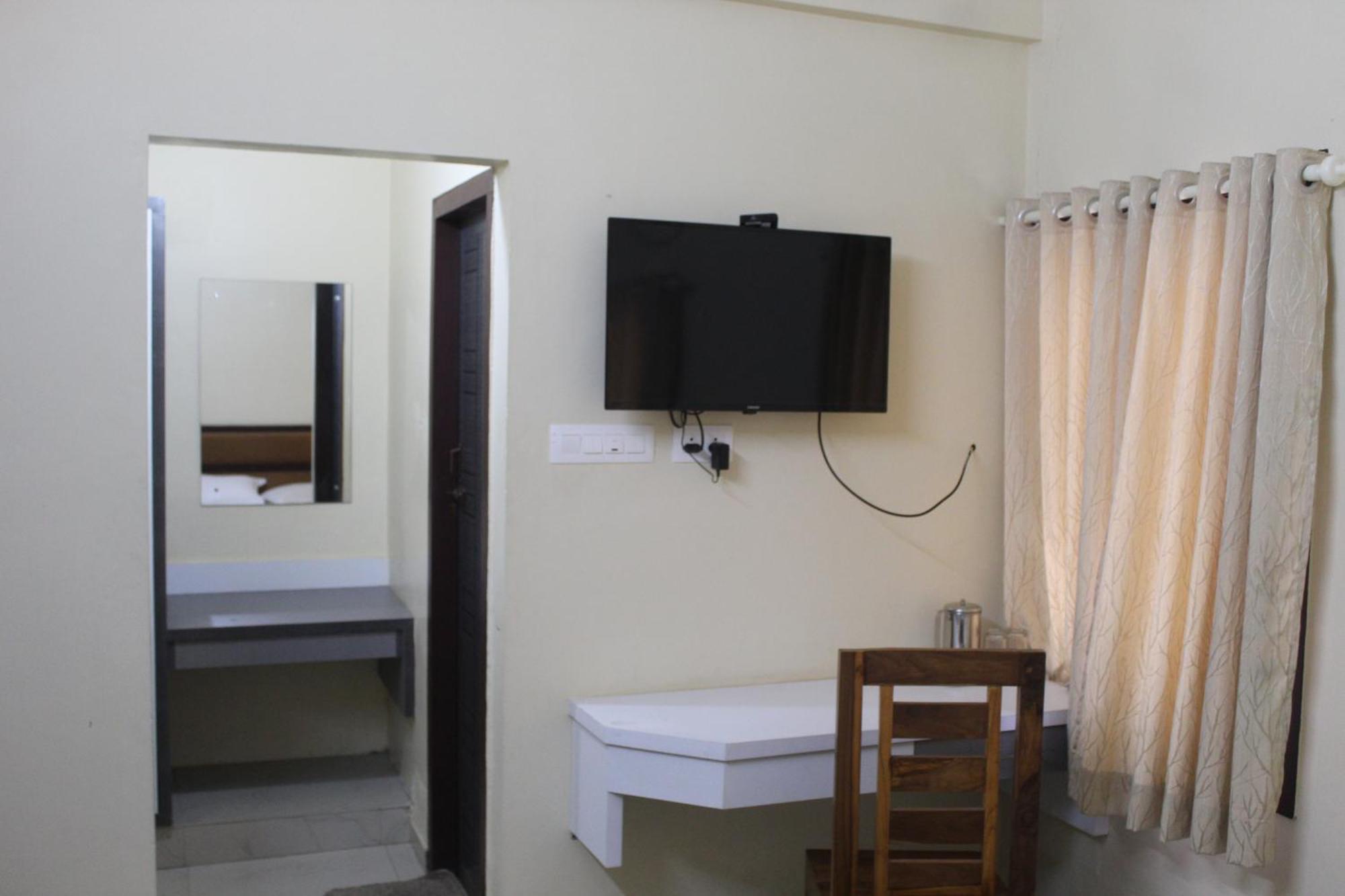 טריואנדרום Anna Hotel מראה חיצוני תמונה