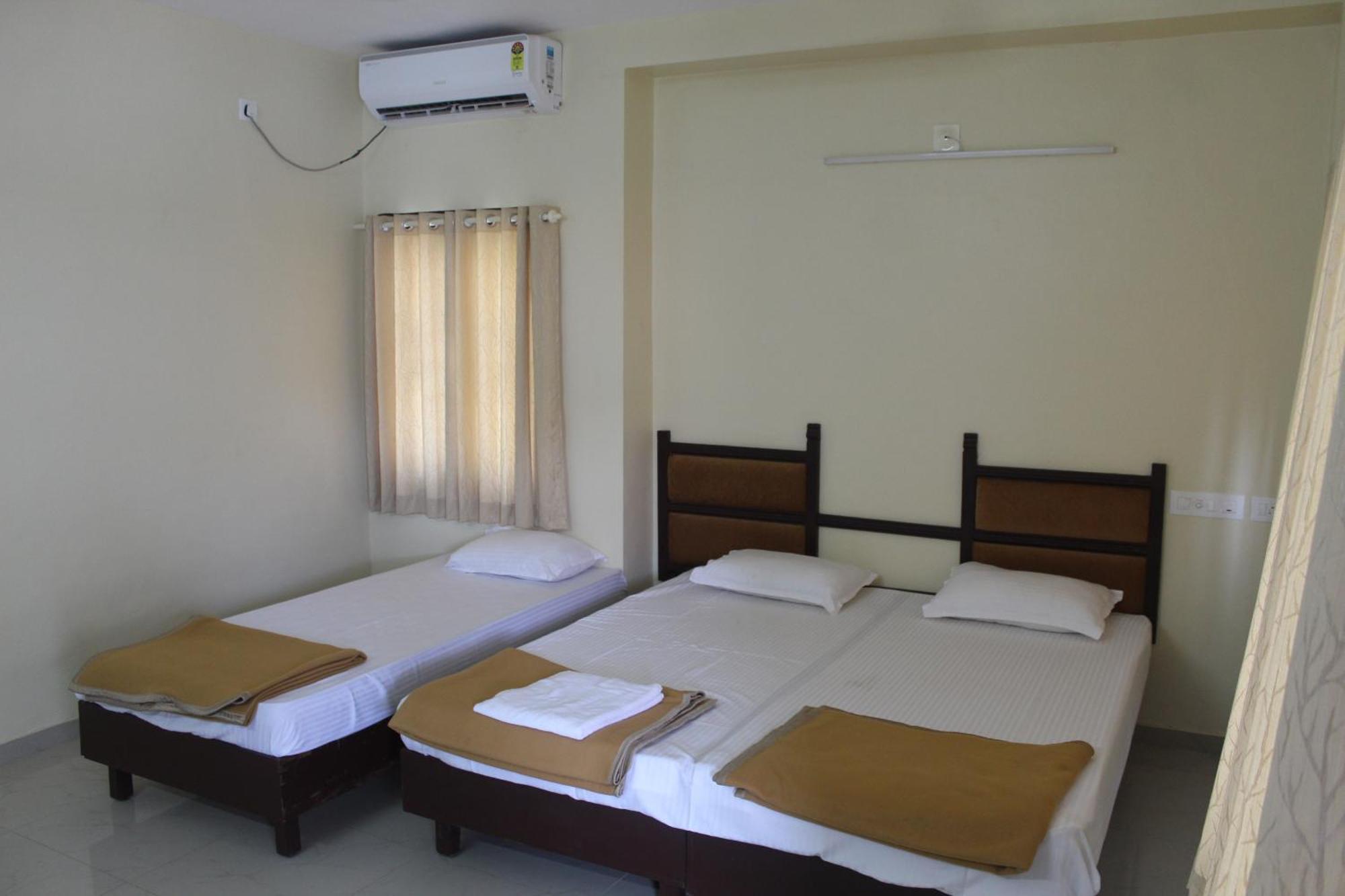טריואנדרום Anna Hotel מראה חיצוני תמונה