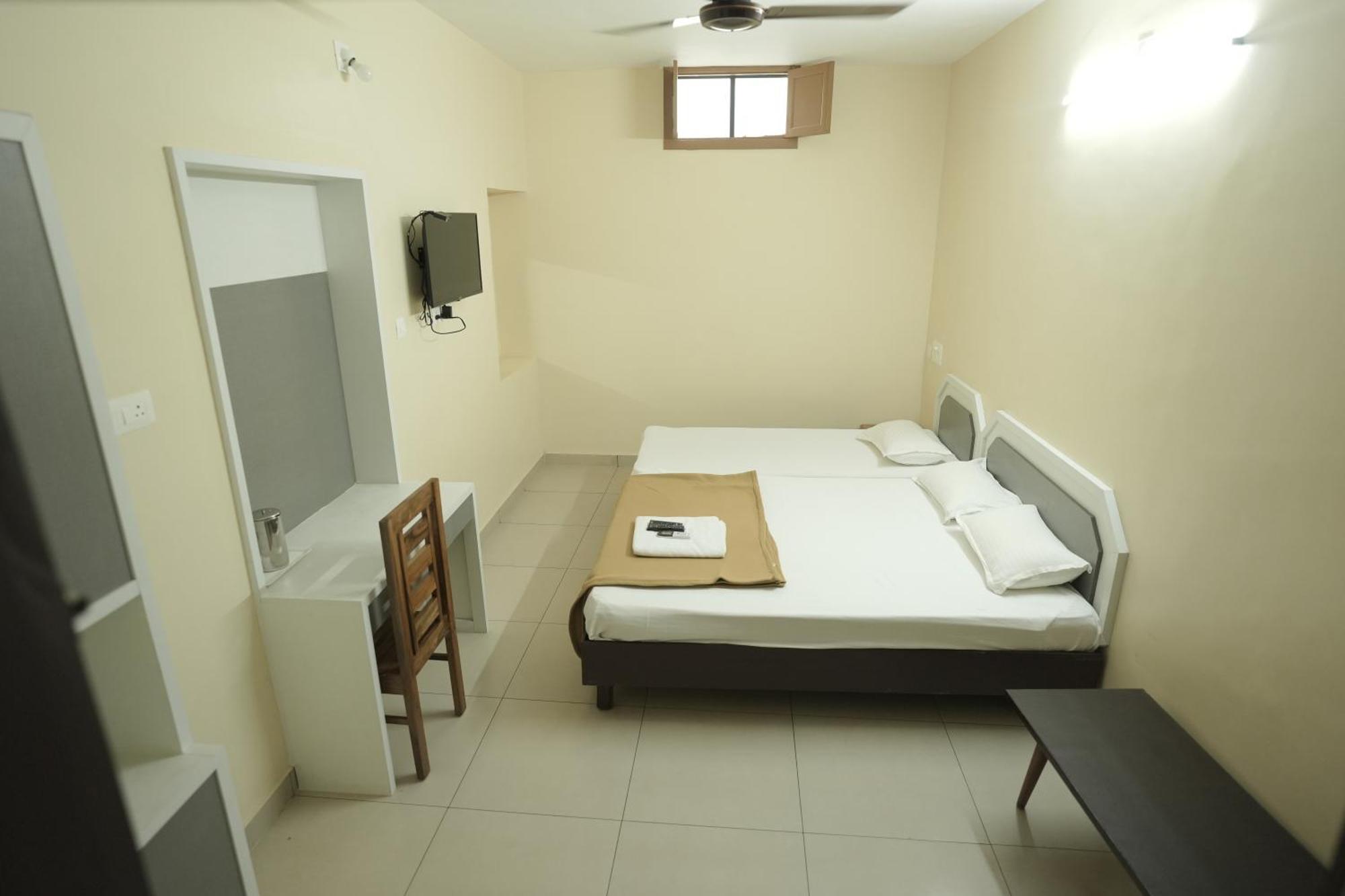 טריואנדרום Anna Hotel מראה חיצוני תמונה