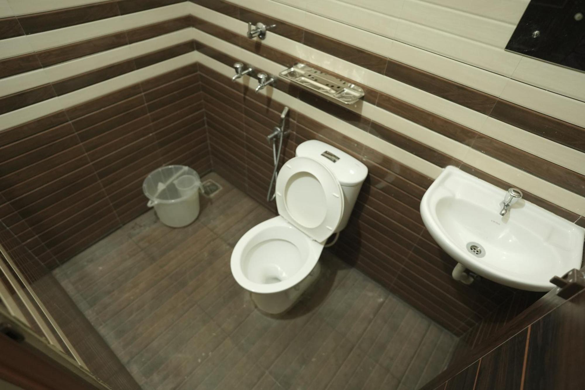 טריואנדרום Anna Hotel מראה חיצוני תמונה